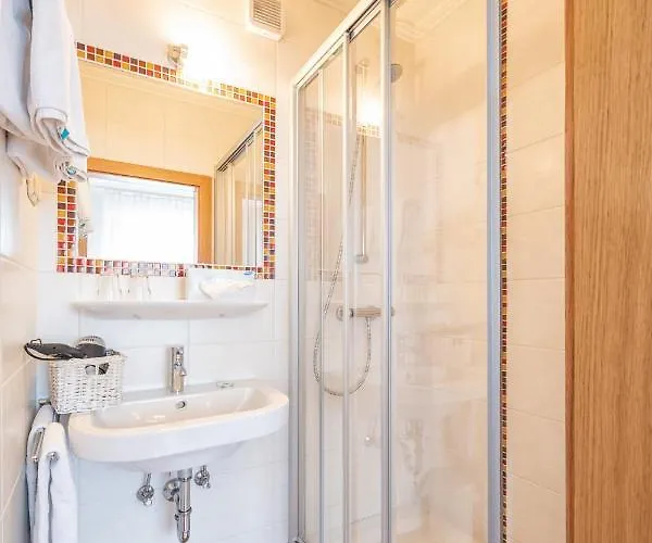 Hotel Mayer - Wirtshaus Und Dorfhotel